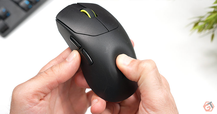 La coque s'enfonce sous de fortes pressions