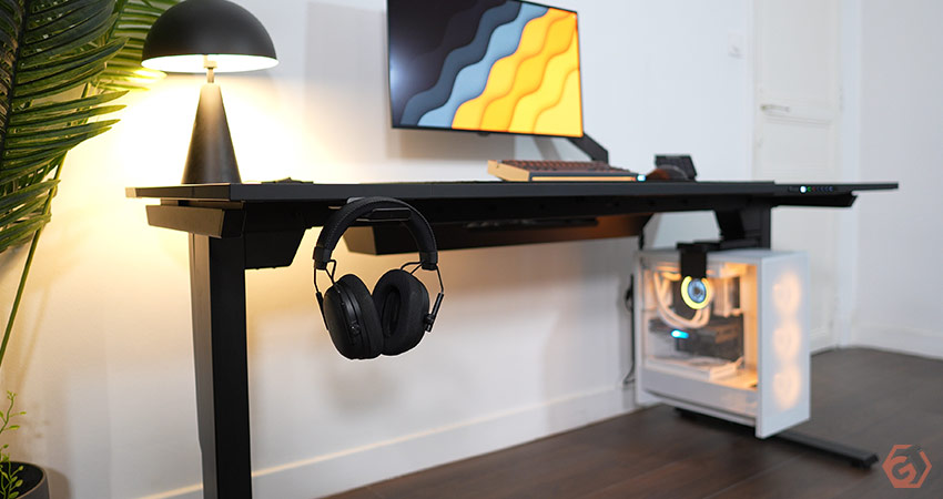 Monter son PC sous le bureau