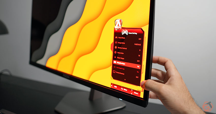 L'OSD de l'écran se contrôle via un joystick