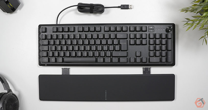 Unboxing du Corsair SKIFF 100 PLUS