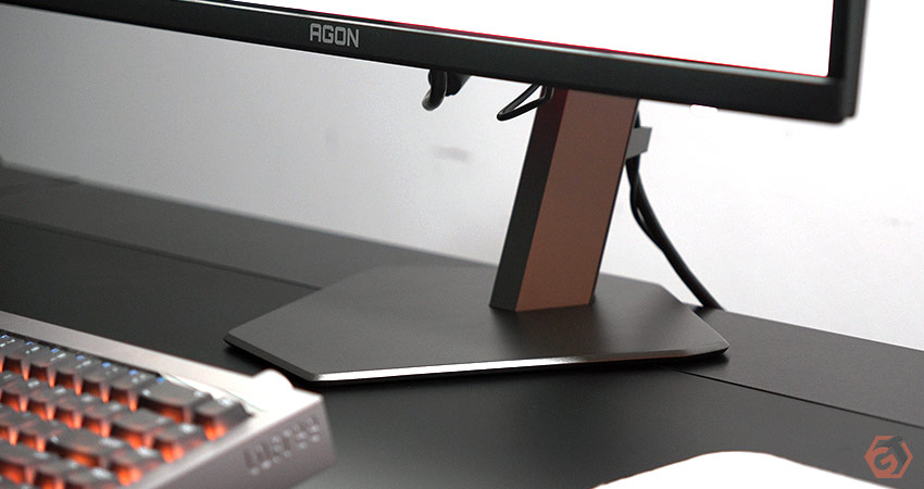 Zoom sur le pied du AOC AG276QZD2